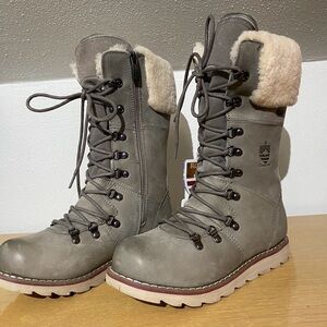 Royal Canadian Louise boots New with box size 7